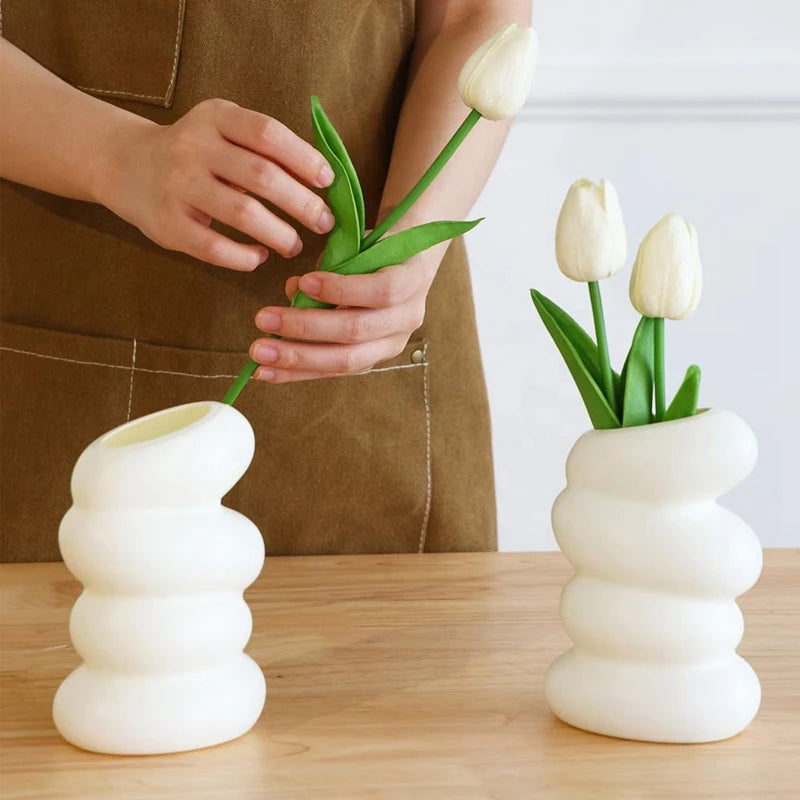 Nordic Spiral Vase: White Plastic Flower Arrangement for Home Decor