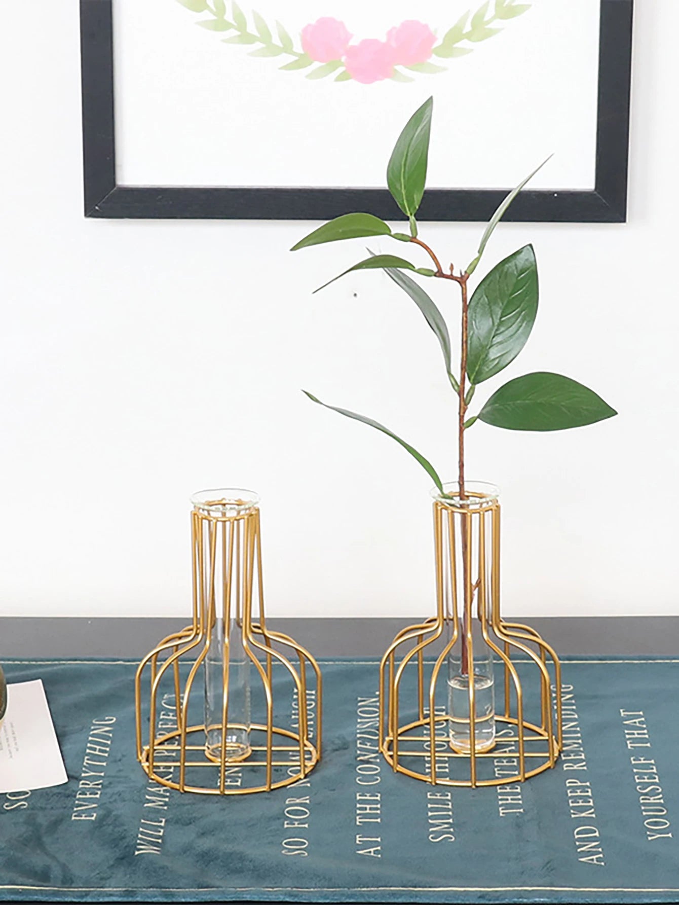 Hydroponic Vase with Iron Decor: Creative Living Room Flower Arrangement