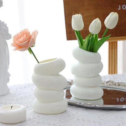 Nordic Spiral Vase: White Plastic Flower Arrangement for Home Decor